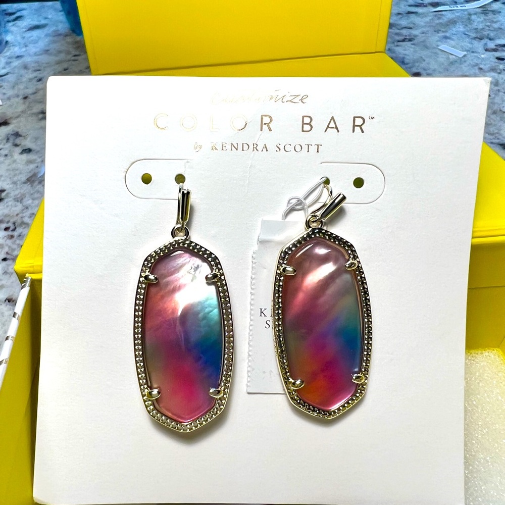 NWT Kendra Scott Elle Earrings Watercolor Pearl & Yellow Gold Best Stones W😊W! - Picture 6 of 7